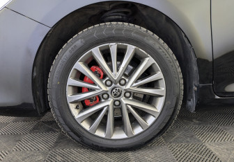 Подержанный автомобиль Toyota Camry Sedan 2016 года (12 фото)