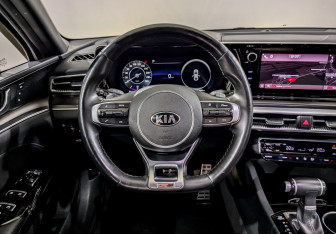 Подержанный автомобиль Kia K5 2021 года (23 фото)