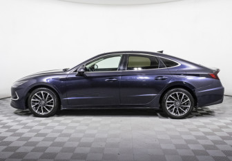 Подержанный автомобиль Hyundai Sonata 2019 года (8 фото)