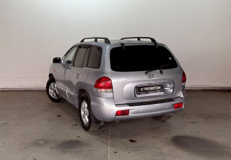 Подержанный автомобиль Hyundai Santa Fe 2008 года (7 фото)