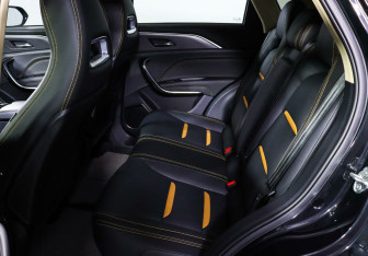 Подержанный автомобиль FAW Bestune T77 2021 года (16 фото)