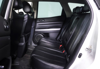 Подержанный автомобиль Mazda CX-7 2011 года (11 фото)