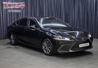 Подержанный автомобиль Lexus ES 2018 года (3 фото)