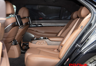 Подержанный автомобиль Genesis G90 2020 года (8 фото)