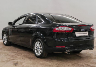 Подержанный автомобиль Ford Mondeo Sedan 2013 года (7 фото)