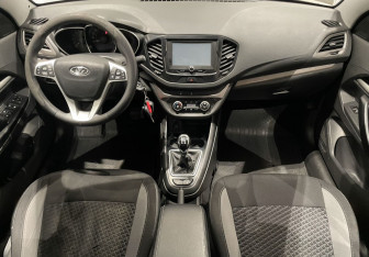 Подержанный автомобиль LADA (ВАЗ) Vesta Sedan 2018 года (10 фото)