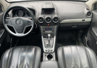 Подержанный автомобиль Opel Antara 2013 года (10 фото)