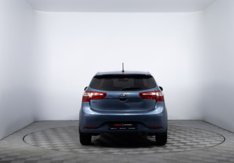 Подержанный автомобиль Kia Rio Hatchback 2013 года (6 фото)