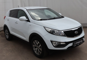 Подержанный автомобиль Kia Sportage 2015 года (3 фото)