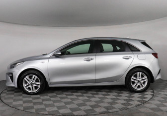 Подержанный автомобиль Kia Ceed Hatchback 2019 года (8 фото)