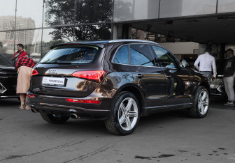 Подержанный автомобиль Audi Q5 2013 года (4 фото)