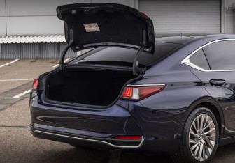 Подержанный автомобиль Lexus ES 2019 года (29 фото)