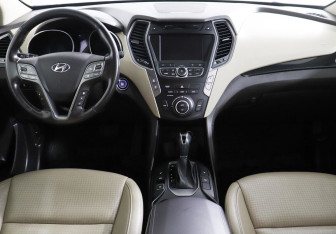 Подержанный автомобиль Hyundai Santa Fe 2014 года (8 фото)