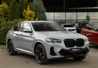 Подержанный автомобиль BMW X4 2024 года (2 фото)