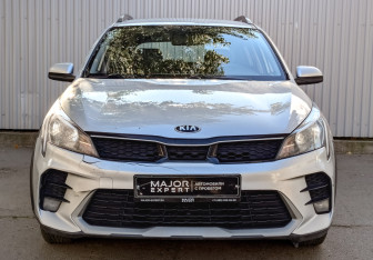 Подержанный автомобиль Kia Rio Hatchback 2021 года (2 фото)