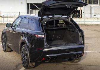 Подержанный автомобиль Land Rover Range Rover Velar 2020 года (25 фото)