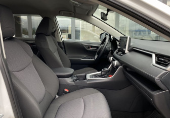 Подержанный автомобиль Toyota RAV4 2019 года (24 фото)