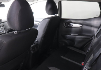 Подержанный автомобиль Nissan Qashqai 2022 года (12 фото)