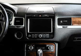 Подержанный автомобиль Volkswagen Touareg 2011 года (11 фото)