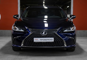 Подержанный автомобиль Lexus ES 2018 года (2 фото)