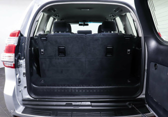 Подержанный автомобиль Toyota Land Cruiser Prado 2015 года (19 фото)