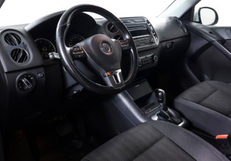 Подержанный автомобиль Volkswagen Tiguan 2012 года (13 фото)