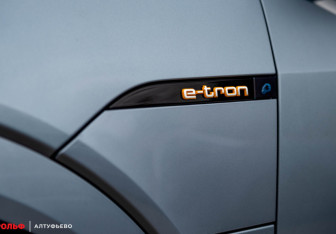 Новый Audi e-tron 2023 (19 фото)