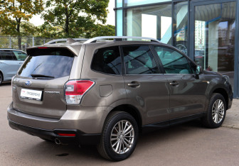 Подержанный автомобиль Subaru Forester Suv 2017 года (4 фото)