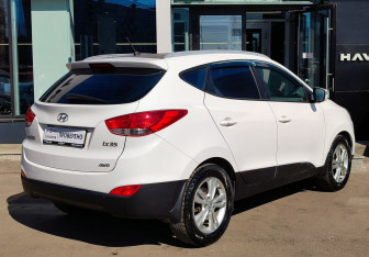 Подержанный автомобиль Hyundai ix35 2012 года (5 фото)
