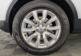 Подержанный автомобиль Land Rover Range Rover Evoque 2018 года (12 фото)