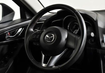 Подержанный автомобиль Mazda 3 Sedan 2013 года (12 фото)