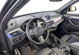 Подержанный автомобиль BMW X1 2022 года (16 фото)