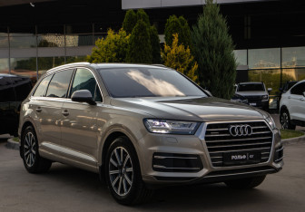 Подержанный автомобиль Audi Q7 2015 года (2 фото)