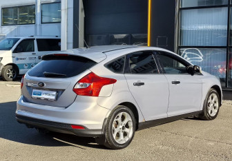 Подержанный автомобиль Ford Focus Hatchback 2012 года (5 фото)