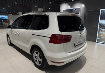 Подержанный автомобиль SEAT Alhambra 2011 года (4 фото)