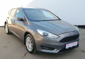 Подержанный автомобиль Ford Focus Hatchback 2015 года (3 фото)