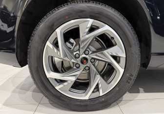 Новый Hongqi HS3 2025 (21 фото)