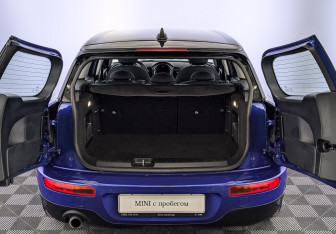Подержанный автомобиль MINI Clubman Wagon 2018 года (25 фото)