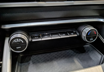 Подержанный автомобиль Geely Coolray 2024 года (26 фото)