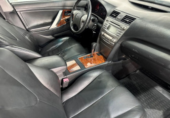 Подержанный автомобиль Toyota Camry Sedan 2009 года (11 фото)
