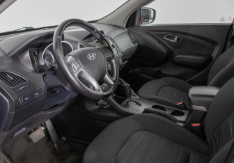 Подержанный автомобиль Hyundai ix35 2013 года (10 фото)