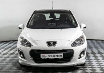 Подержанный автомобиль Peugeot 308 Hatchback 2012 года (2 фото)