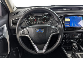 Подержанный автомобиль Geely Emgrand X7 2019 года (22 фото)