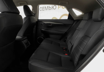Подержанный автомобиль Lexus NX 2021 года (10 фото)