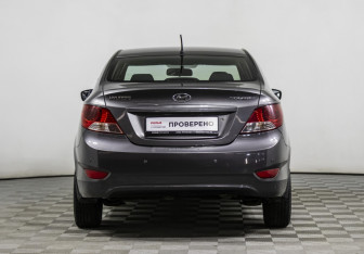 Подержанный автомобиль Hyundai Solaris Sedan 2011 года (6 фото)