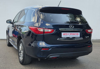 Подержанный автомобиль Infiniti QX60 2015 года (7 фото)