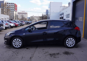 Подержанный автомобиль Kia Ceed Hatchback 2017 года (4 фото)