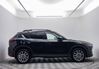 Подержанный автомобиль Mazda CX-5 2021 года (4 фото)