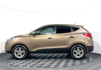 Подержанный автомобиль Hyundai ix35 2014 года (8 фото)