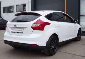 Подержанный автомобиль Ford Focus Hatchback 2012 года (5 фото)